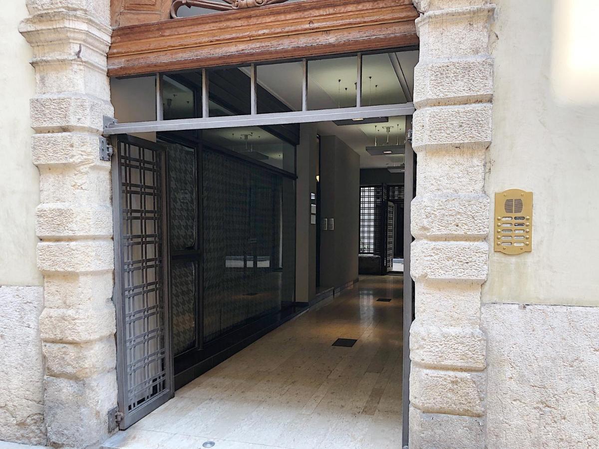 The Bright Nest Apartments Verona Bagian luar foto