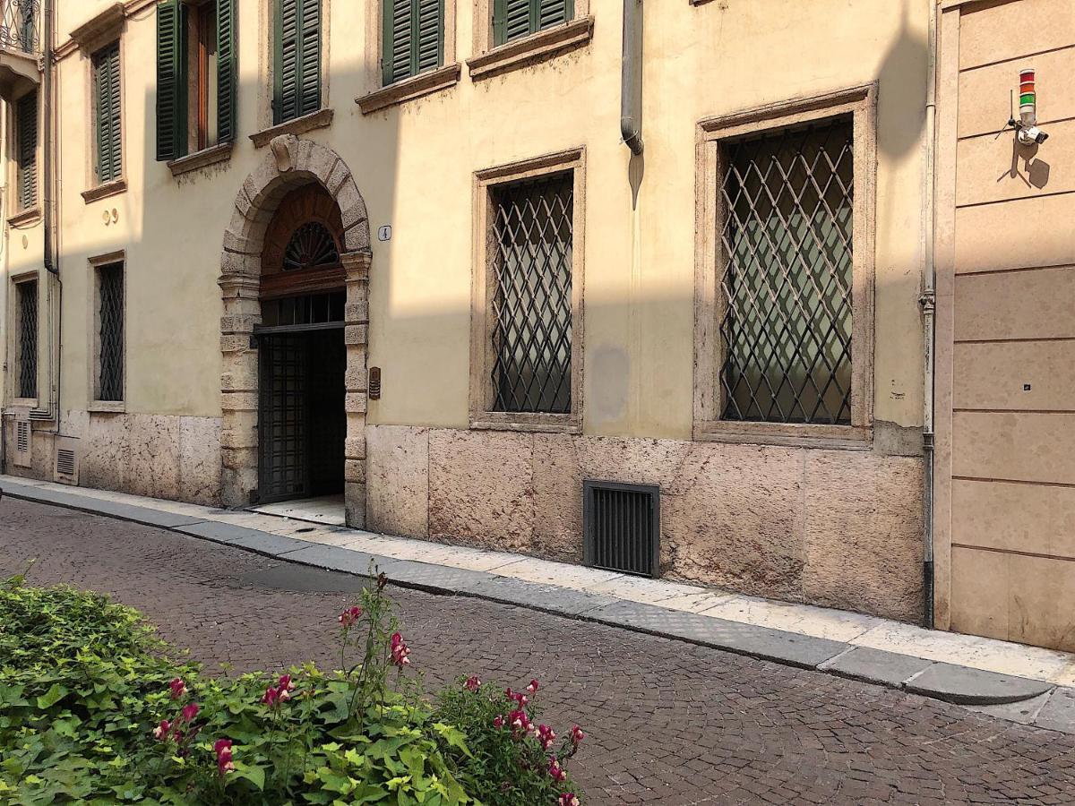 The Bright Nest Apartments Verona Bagian luar foto